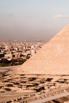 Historia: Pyramidin arvoitus